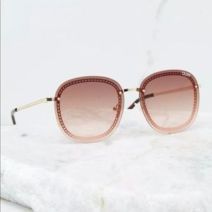 Quay Jezabell Chain Gold/Brown Pink Sunglasses